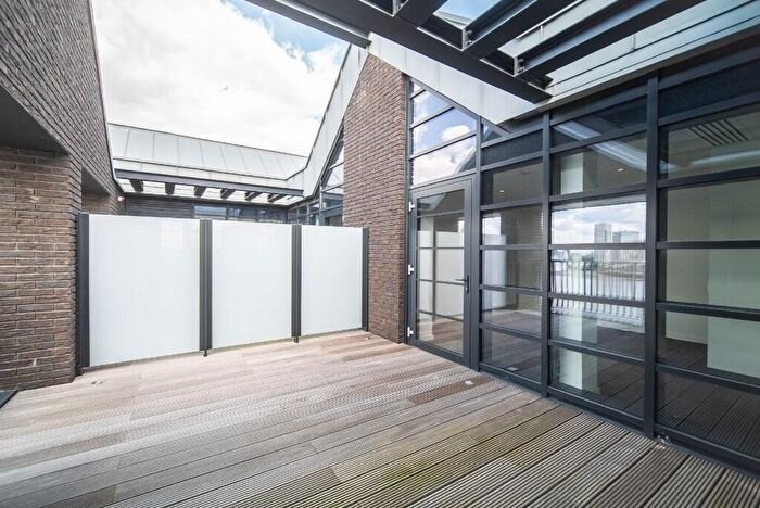 3 Bedroom Penthouse For Sale In Sales Gallery, Orchard Place, London, E14