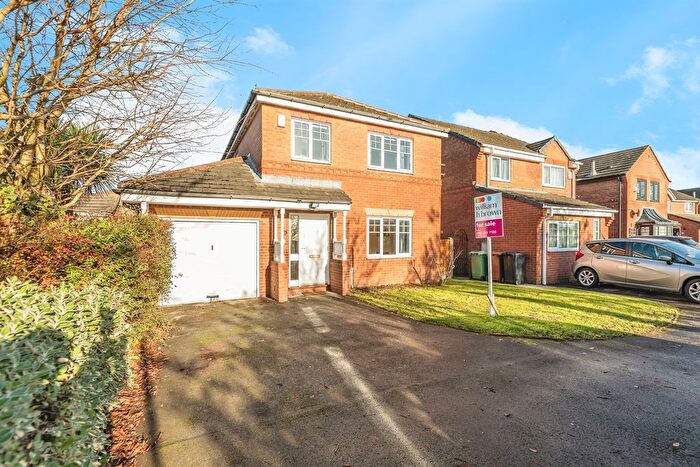 4 Bedroom Detached House For Sale In Goodwood, Leeds, LS10
