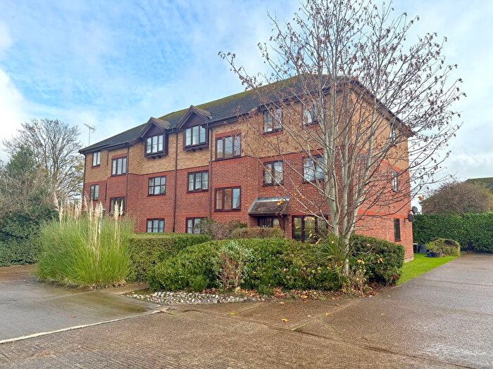 1 Bedroom Flat For Sale In Copper Hall Close, Rustington, West Sussex, BN16