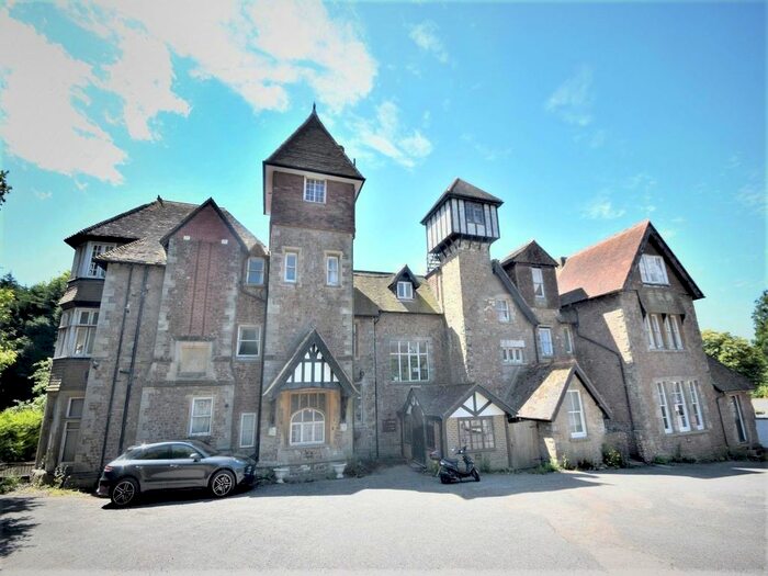 2 Bedroom Flat To Rent In Sandrock Hall, Hastings, TN34