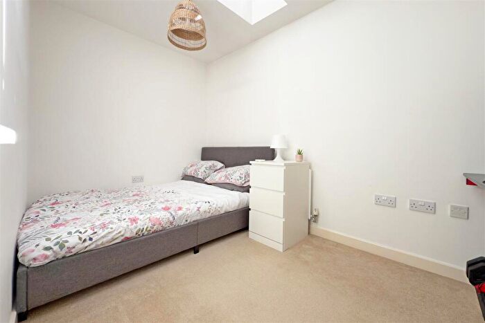 2 Bedroom Maisonette For Sale In Pearson Grove, Chelmsford, CM1