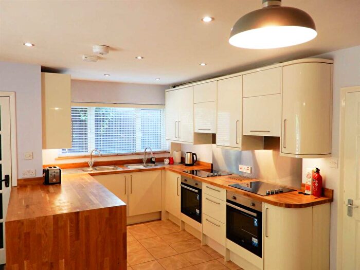 6 Bedroom Detached Bungalow To Rent In Canterbury, CT2