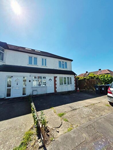 4 Bedroom End Of Terrace House To Rent In Brierley Avenue, Edmonton, N9