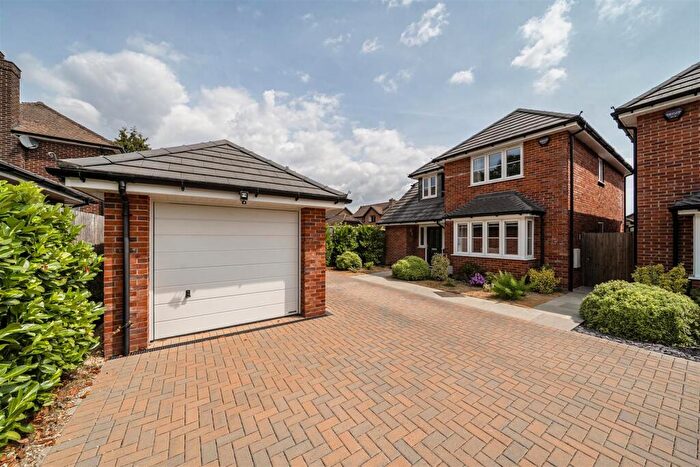 3 Bedroom Detached House For Sale In Brook Lane, Sarisbury Green, Southampton, SO31