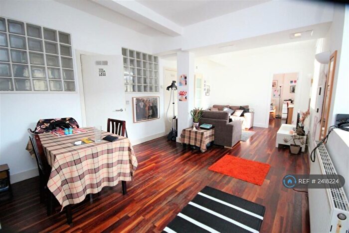 1 Bedroom Flat To Rent In Sunlight Square, London, E2