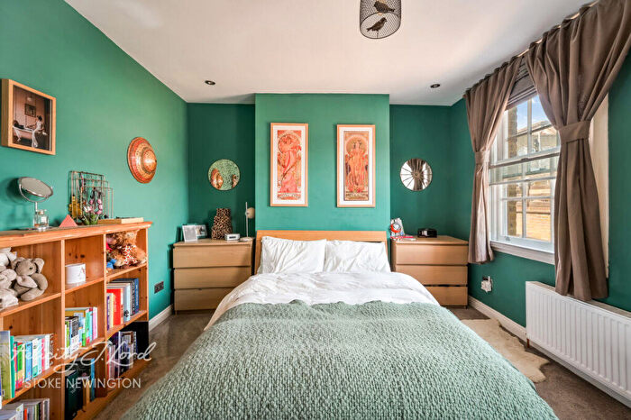 2 Bedroom Terraced House For Sale In Sanford Lane, London, N16