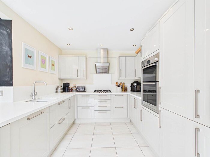 4 Bedroom Detached House For Sale In Watermill Way, Weston Turville, HP22