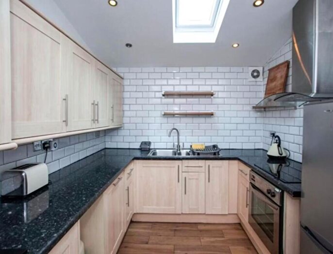 6 Bedroom Terraced House To Rent In Furness Road, Manchester, Greater Manchester, M14