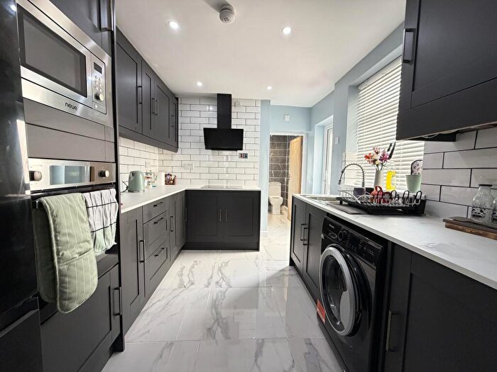 3 Bedroom House To Rent In Pearl Street, Cardiff, CF24