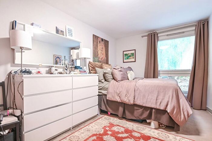 1 Bedroom Flat For Sale In Aberdeen Park, Highbury, London, N5