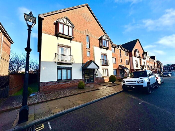 2 Bedroom Apartment To Rent In Walton Court King Charles Street Old PortsmouthHampshire, PO1
