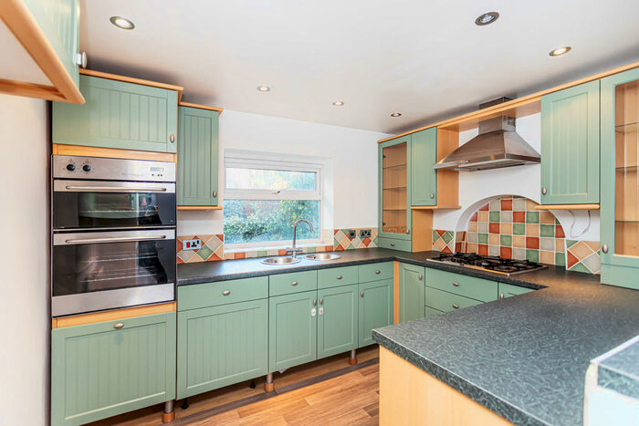 4 Bedroom Semi-Detached House To Rent In Stanpit, Christchurch, BH23