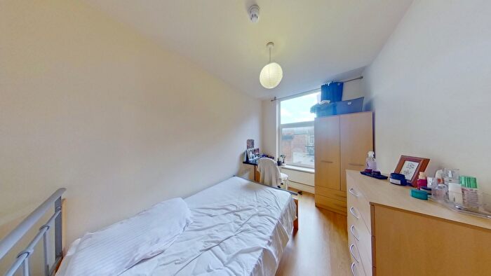 5 Bedroom Apartment To Rent In Flat Equitable House, - South Parade, Nottingham, NG1