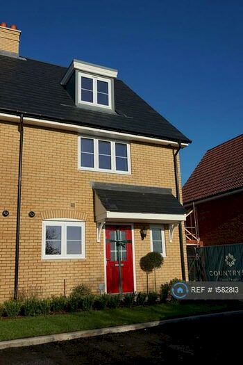 3 Bedroom Semi-Detached House To Rent In Ellis Drive, Bishop's Stortford, CM23