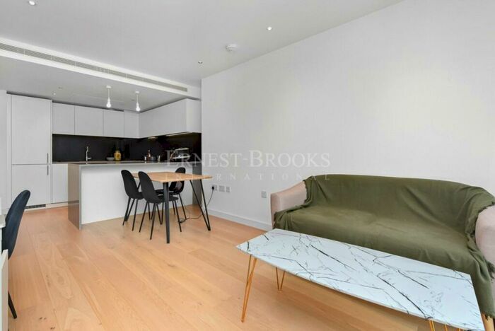 1 Bedroom Apartment To Rent In Landmark Pinnacle, Canary Wharf, E14