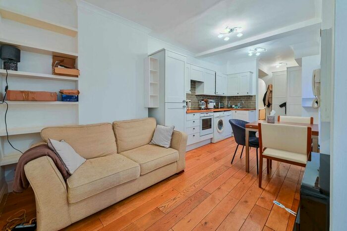 1 Bedroom Flat To Rent In Nottingham Place, Marylebone, London, W1U