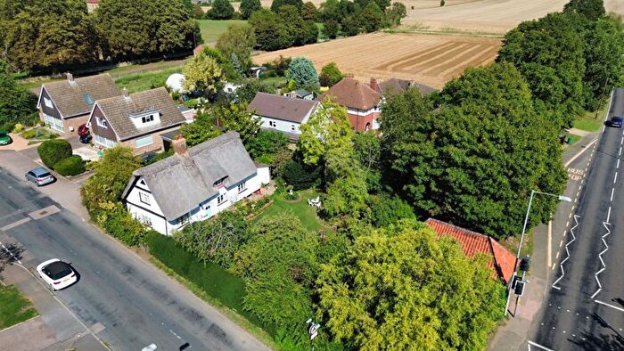 3 Bedroom Cottage For Sale In Blunham Road, Moggerhanger, MK44