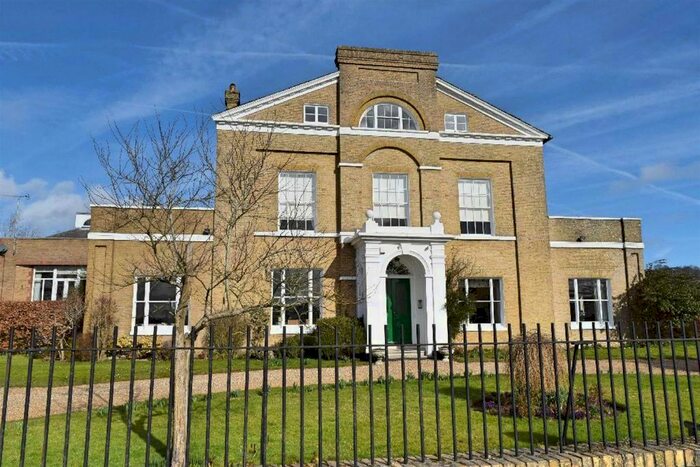 2 Bedroom Flat For Sale In Heaverham Road, Kemsing, Sevenoaks, TN15