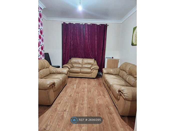 3 Bedroom Terraced House To Rent In Albert Road, Wellingborough, NN8