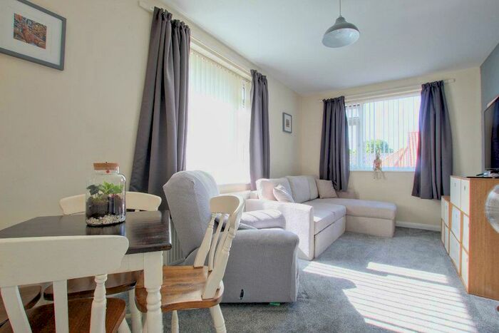 2 Bedroom House To Rent In Willows Drive, Hornsea, HU18