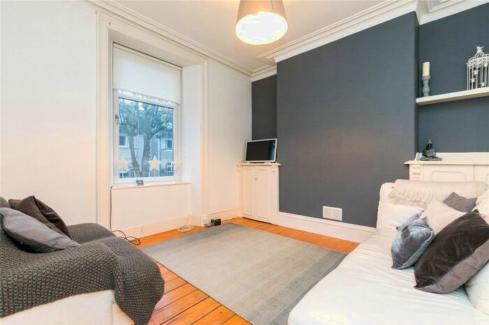 2 Bedroom Flat To Rent In Richmond Terrace, Aberdeen, First Floor Right, AB25