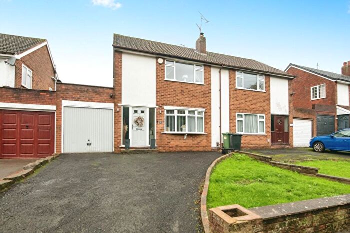 3 Bedroom Semi-Detached House For Sale In Cotwall End Road, Sedgley, DY3