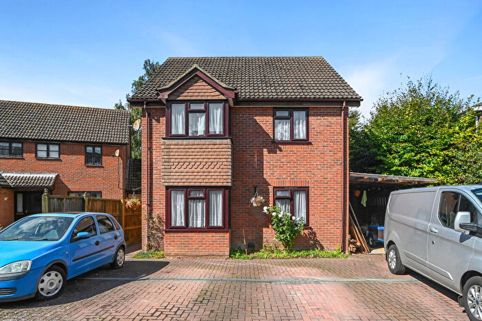 4 Bedroom Detached House For Sale In Walnut Meadow, Kirton, IP10