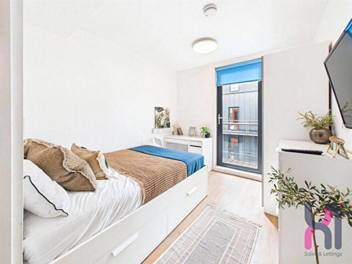 1 Bedroom Flat To Rent In Chapel Street, Salford, M3