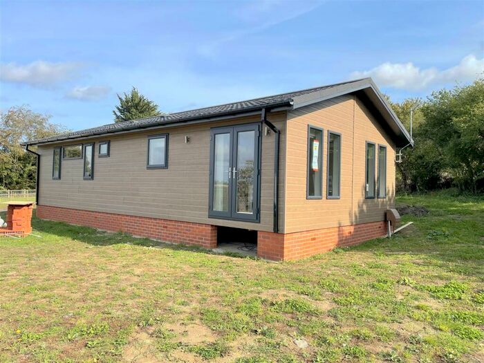 2 Bedroom Chalet For Sale In Thurleston Lane, Ipswich, IP1