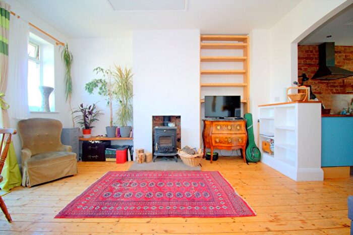 2 Bedroom Flat To Rent In Ferry Road, Shoreham, BN43