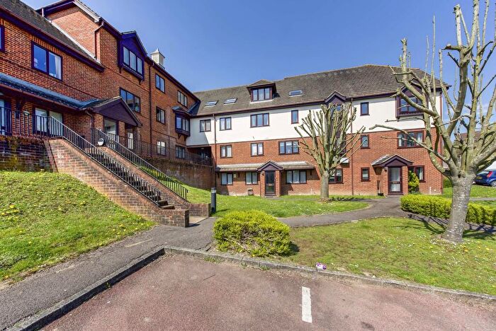2 Bedroom Apartment For Sale In Totteridge Avenue, High Wycombe, HP13