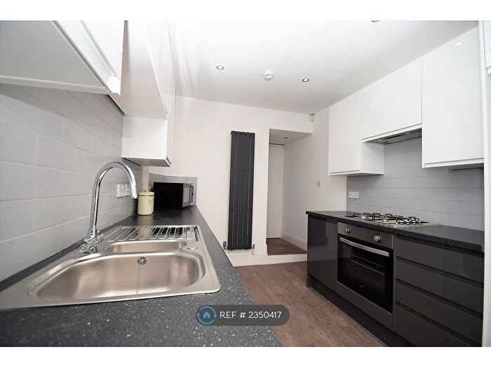 6 Bedroom Terraced House To Rent In Whitby Road, Manchester, M14