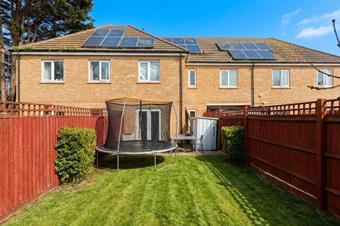 3 Bedroom Terraced House For Sale In Kibble Close, Romford, RM6