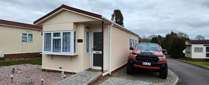 1 Bedroom Park Home For Sale In Beare Green, RH5
