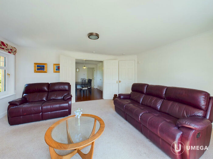 3 Bedroom Flat To Rent In Maxwell Street, Morningside, Edinburgh, EH10