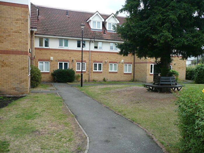 2 Bedroom Flat To Rent In Burn Close, Addlestone, KT15