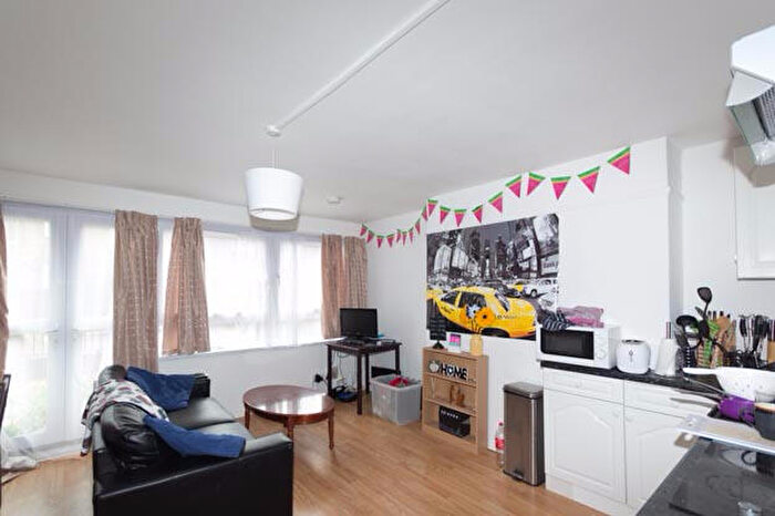 2 Bedroom Terraced House To Rent In Simons Walk, London, E15