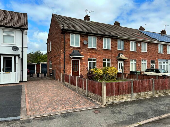 3 Bedroom End Of Terrace House To Rent In Bonner Grove, Walsall, WS9