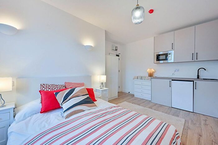 Studio To Rent In Madeley Road, Ealing Broadway, London, W5