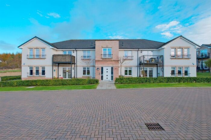 3 Bedroom Flat For Sale In Coulters Crescent, Carmunnock, Glasgow, G76