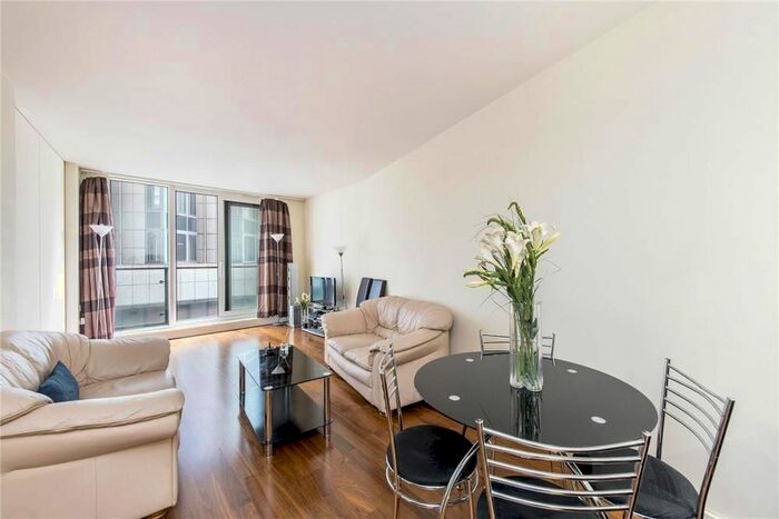 2 Bedroom Flat To Rent In Balmoral Apartments, Praed Street, Paddington, W2