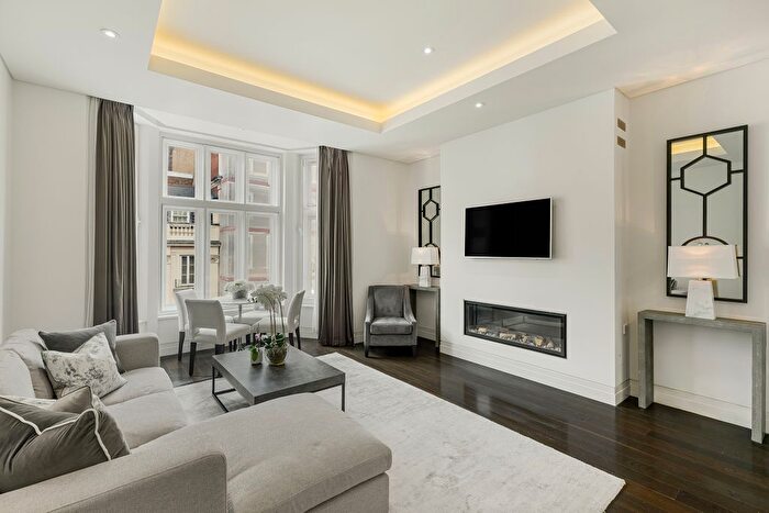 1 Bedroom Flat To Rent In Green Street, Mayfair, London, W1K