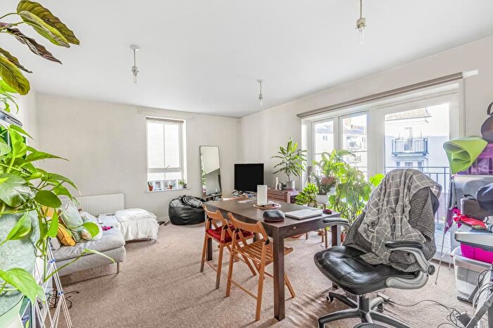 2 Bedroom Flat To Rent In Sumner House, Hatcliffe Street, SE10