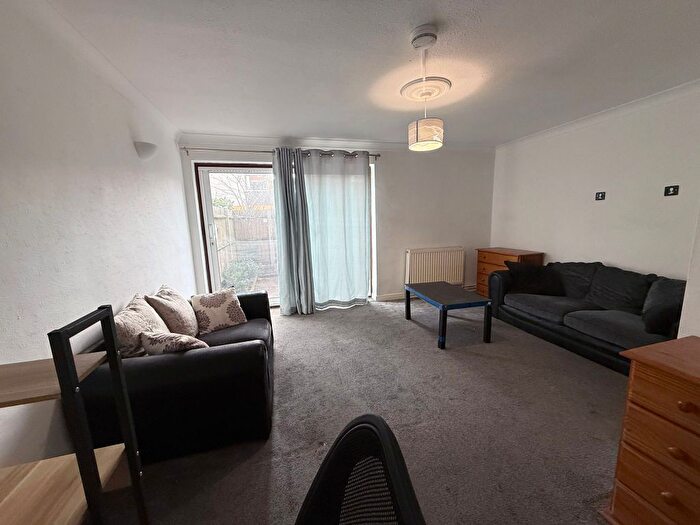 4 Bedroom Maisonette To Rent In Wager Street, London, E3