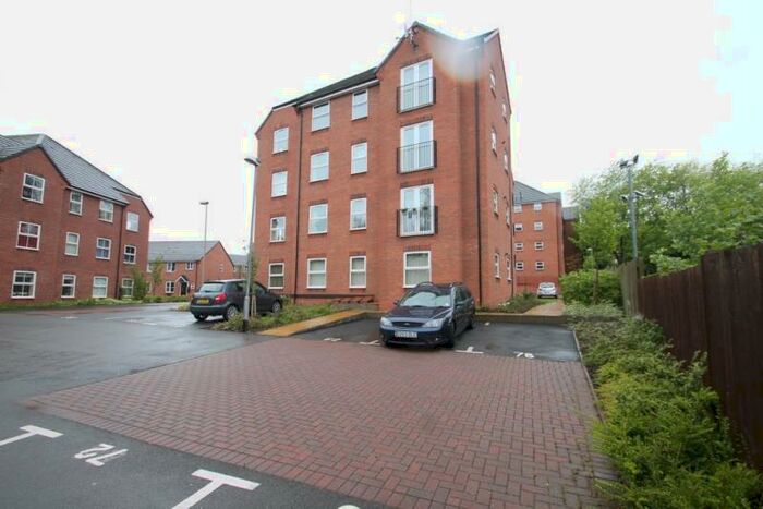2 Bedroom Apartment To Rent In Brett Young Close, Halesowen, West Midlands, B63
