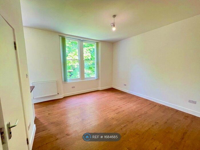 Studio To Rent In Kingston Road, Teddington, TW11