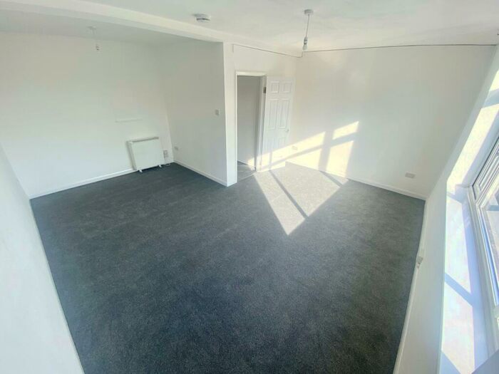 2 Bedroom Apartment To Rent In Merrow, Guildford, GU1