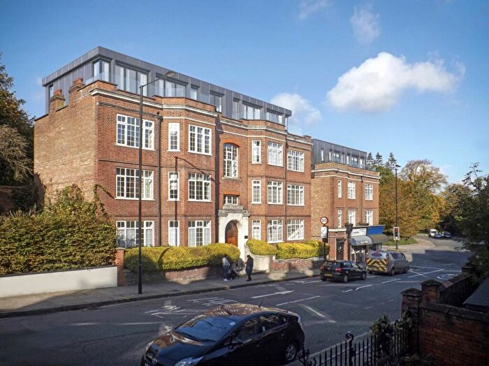 1 Bedroom Apartment For Sale In The Ferns, Southwood Lane, Highgate, N6