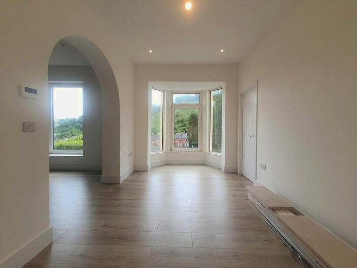 3 Bedroom Flat To Rent In Victoria Road, Dartmouth, TQ6