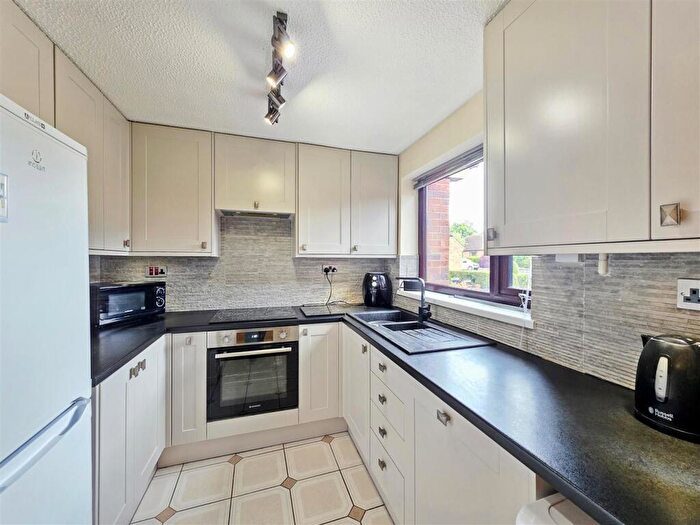 2 Bedroom End Of Terrace House For Sale In Pendennis Close, Gedling, Nottingham, NG4